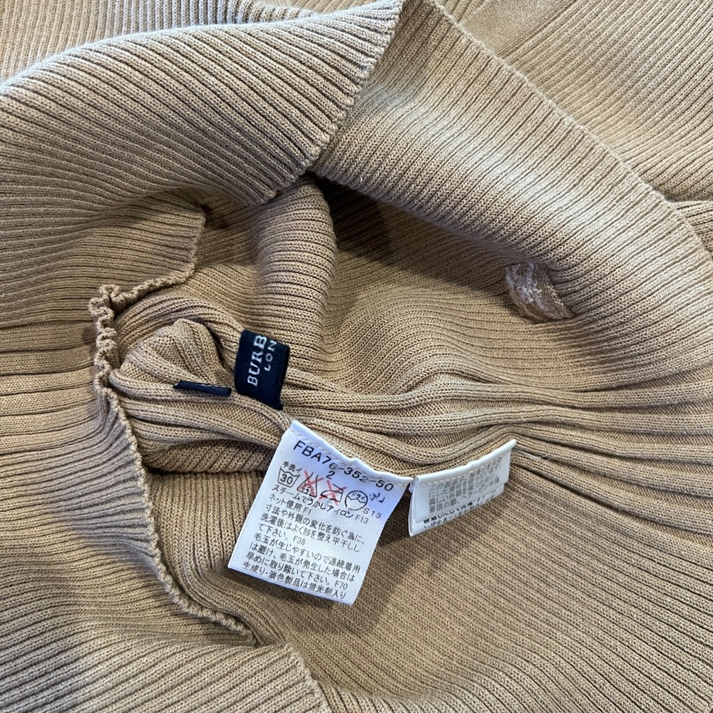 Burberry Stretchy Ribbed Knit Top (Excellent Condition) - Picture 9 of 16